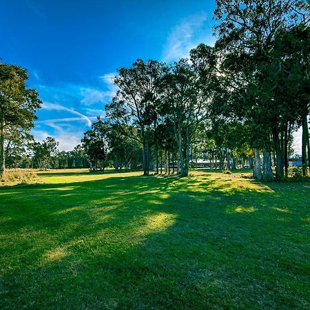 Island Palms Motor Inn Forster Dış mekan fotoğraf