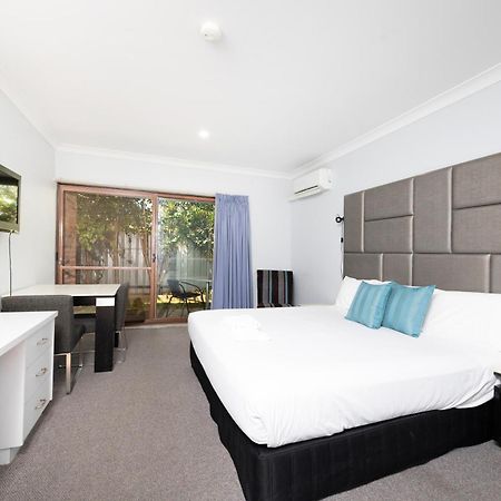 Island Palms Motor Inn Forster Dış mekan fotoğraf
