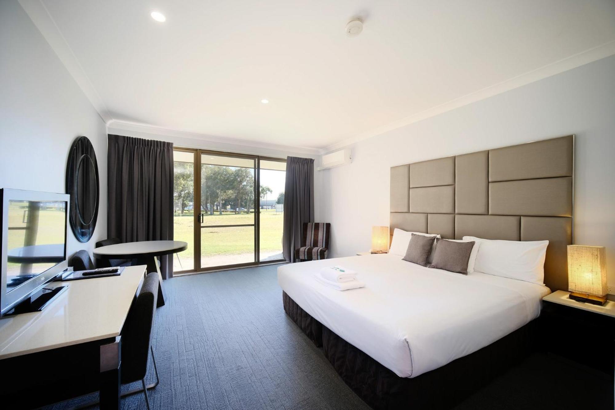 Island Palms Motor Inn Forster Dış mekan fotoğraf