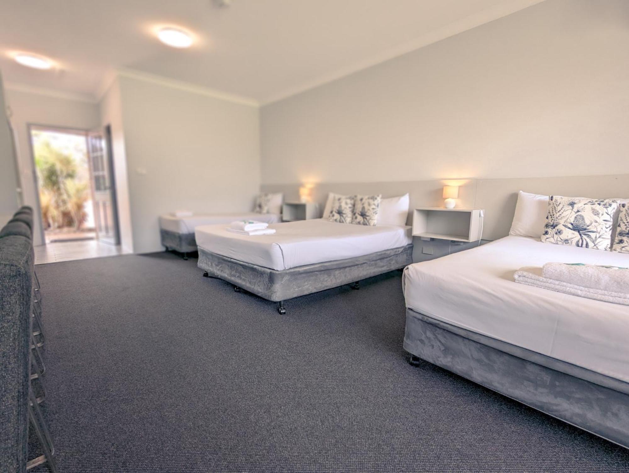 Island Palms Motor Inn Forster Dış mekan fotoğraf