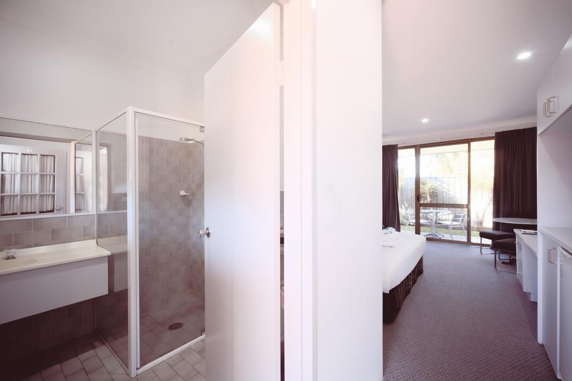 Island Palms Motor Inn Forster Oda fotoğraf
